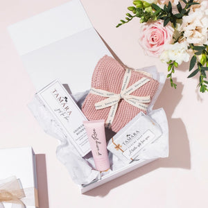 Petal_pink_gift_box